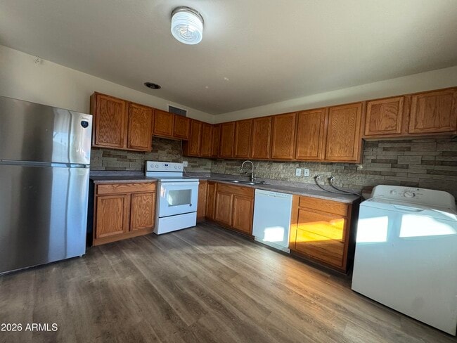 Building Photo - 7508 E Holly St