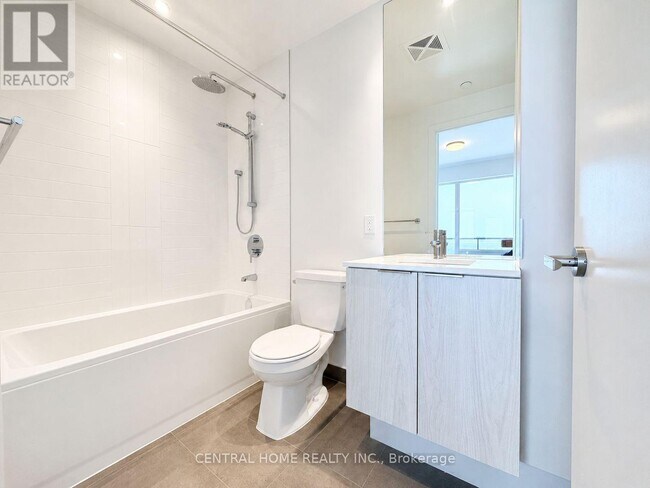 Photo du bâtiment - 448 Burnhamthorpe Rd W