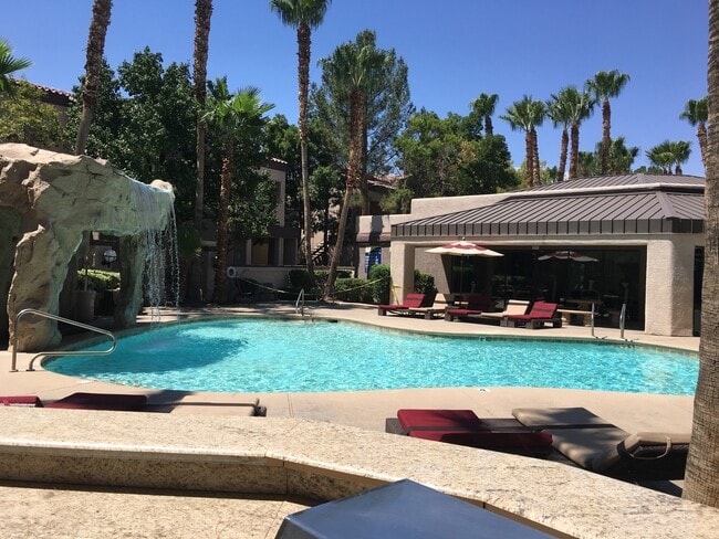 Building Photo - Furnished two bedroom in upscale guard gat...