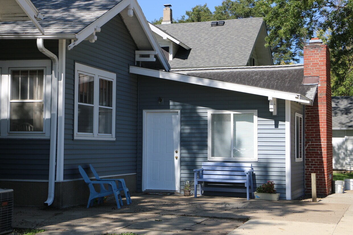 1123 W 20th St, Cedar Falls, IA 50613 House for Rent in Cedar Falls