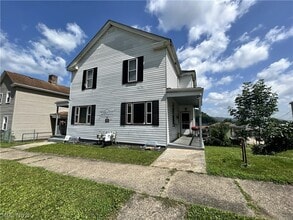 Building Photo - 214 Jacquette St
