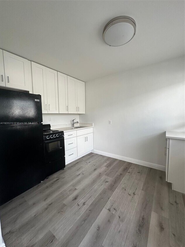 Foto principal - 116 SE 9th Ct