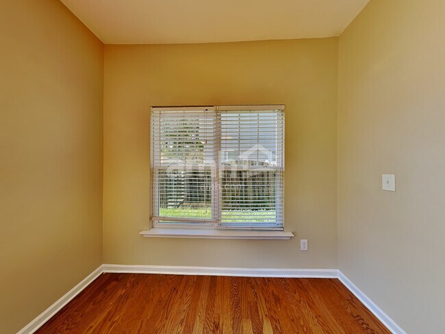Foto del edificio - 660 Smithridge Way