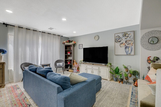 Building Photo - 9611 Sage Sparrow Ave