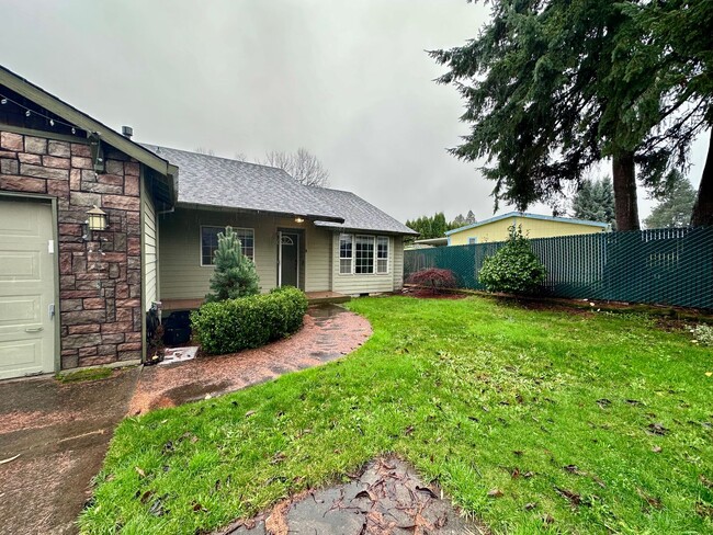 Building Photo - Charming 3-Bedroom Home with Modern Comforts