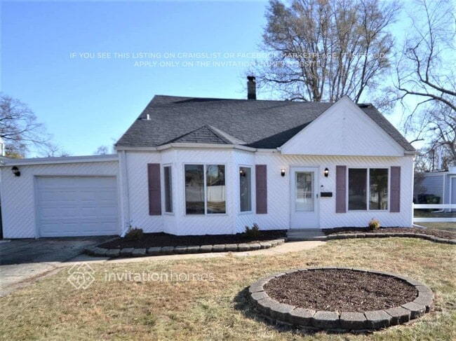 Building Photo - 9121 Mayfield Ave