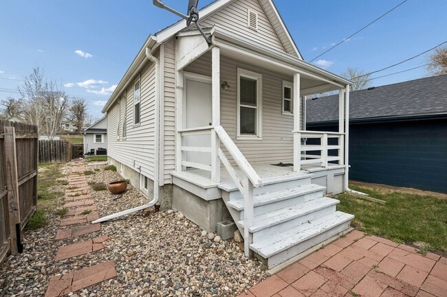 Next to Dog Bar! - Next to Dog Bar! House