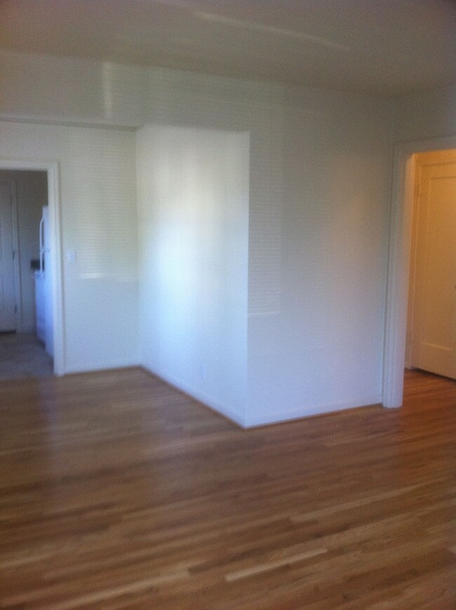 Building Photo - Arbor Lodge Greenspace 4-plex Storage Pets Parking