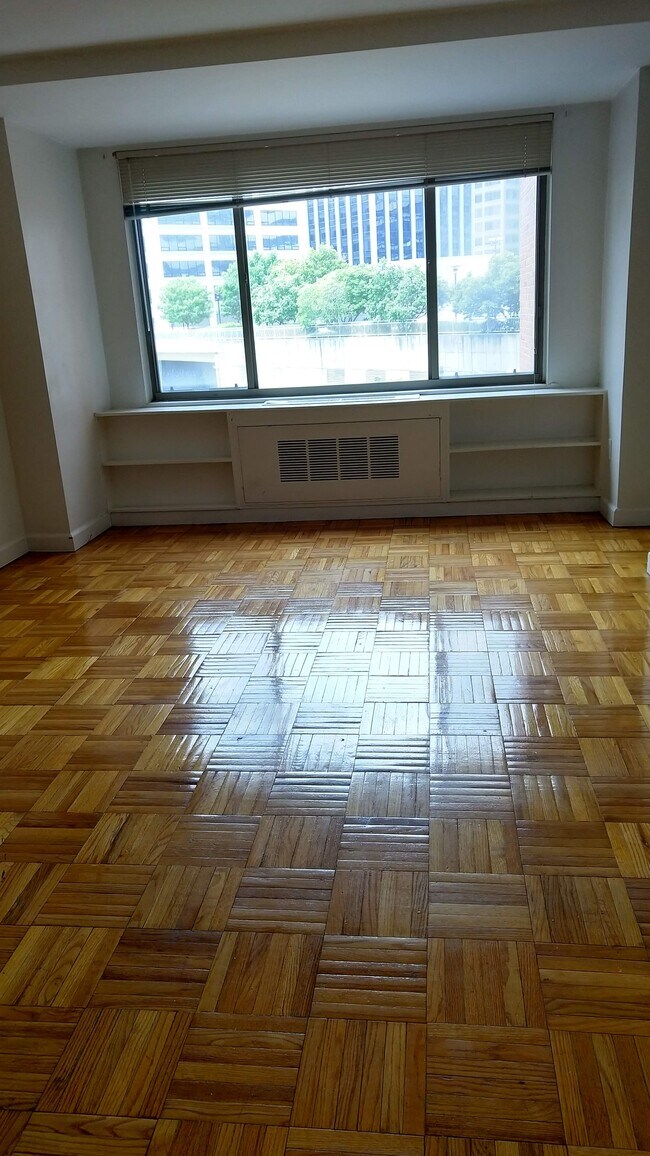 Living Room #2 - 1121 ARLINGTON