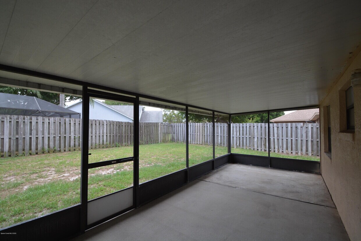 Foto del edificio - 895 Wandering Pine Trail