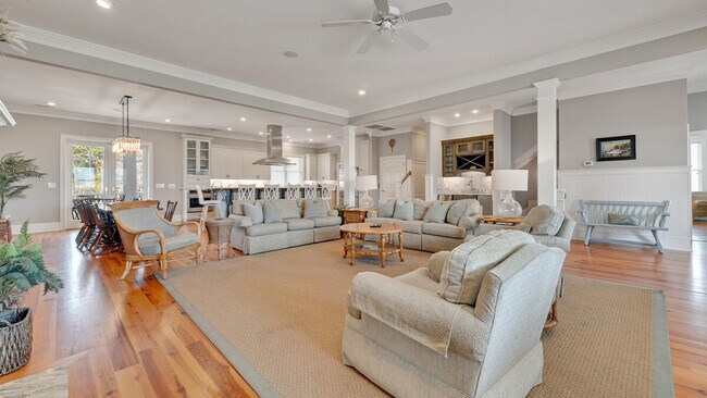 Building Photo - 60 Pioneer Loop