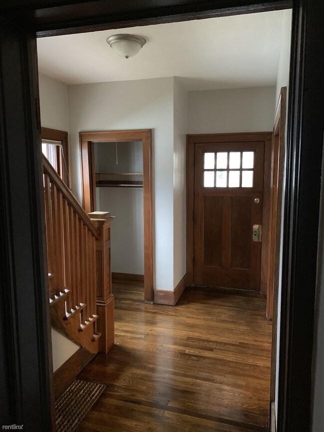 4 br, 1.5 bath House 739 Sibley St NW House Rental in Grand Rapids