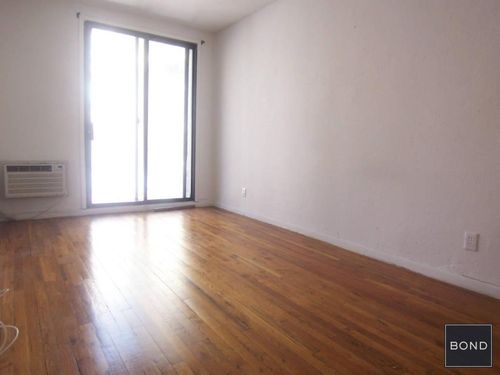 Building Photo - 245 E 78th St
