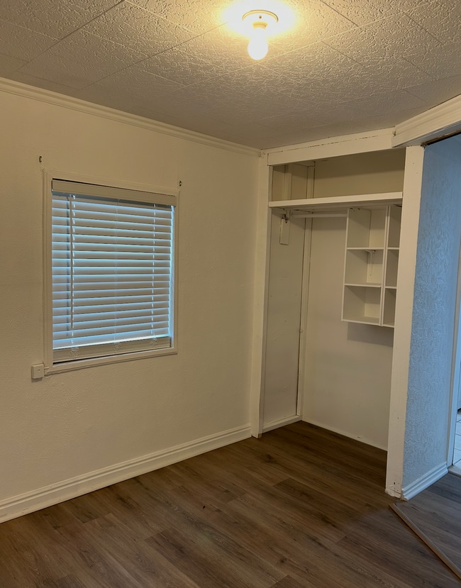 Building Photo - 239 S 200 W