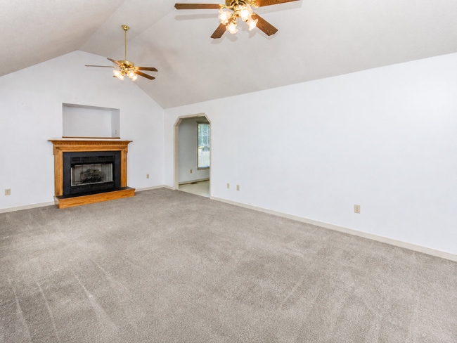 Building Photo - Charming 3BR/2BA One-Level Home with Vaulted Ceilings — Minutes to Fort Gregg-Adams — $1,795/mo!