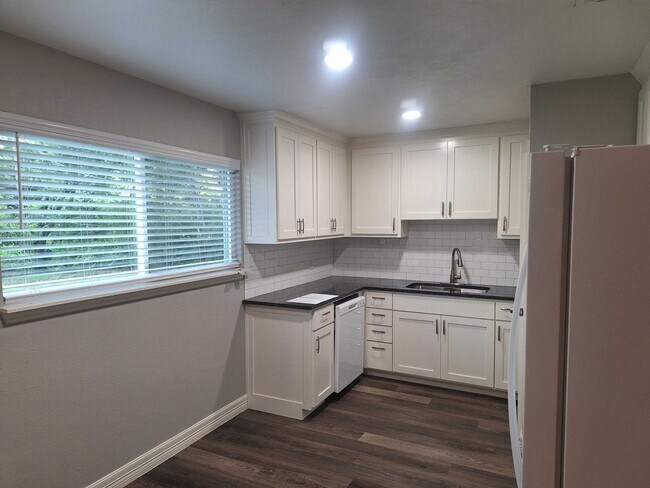 Foto del edificio - Bright & Spacious Watauga Home in Prime Lo...