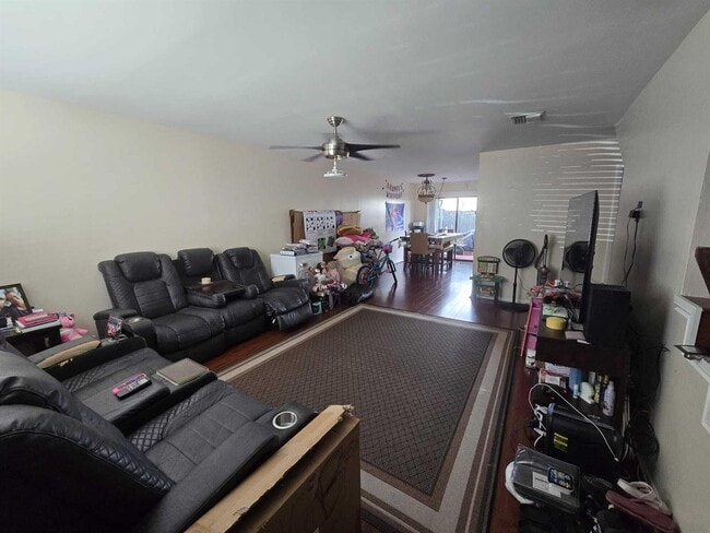 Building Photo - 5204 Bayside Dr