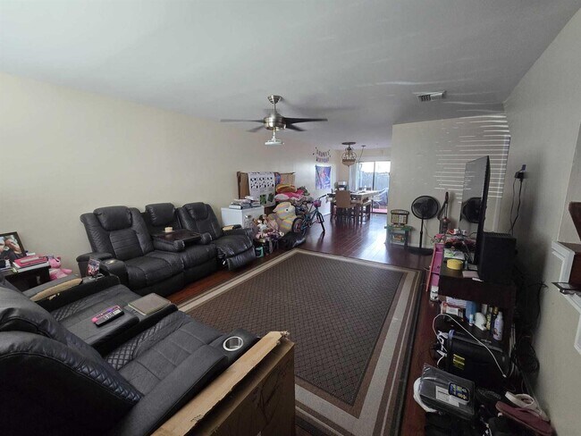 Foto del edificio - 5204 Bayside Dr