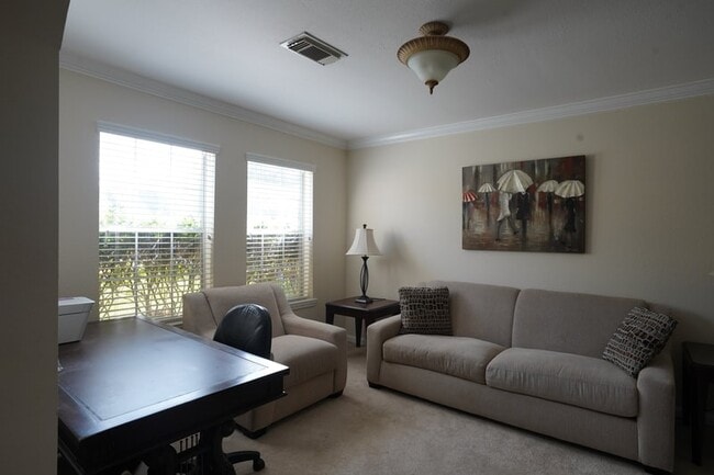 Building Photo - 3002 Carmel St