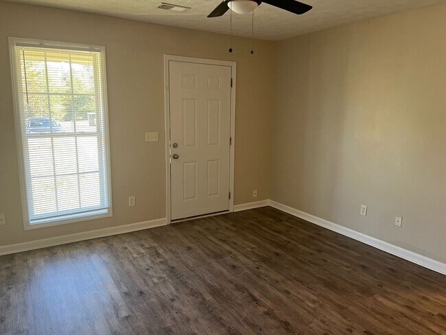 Foto del edificio - 24 Crosswinds Rd