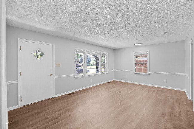 Building Photo - 69 Ridgeview Dr