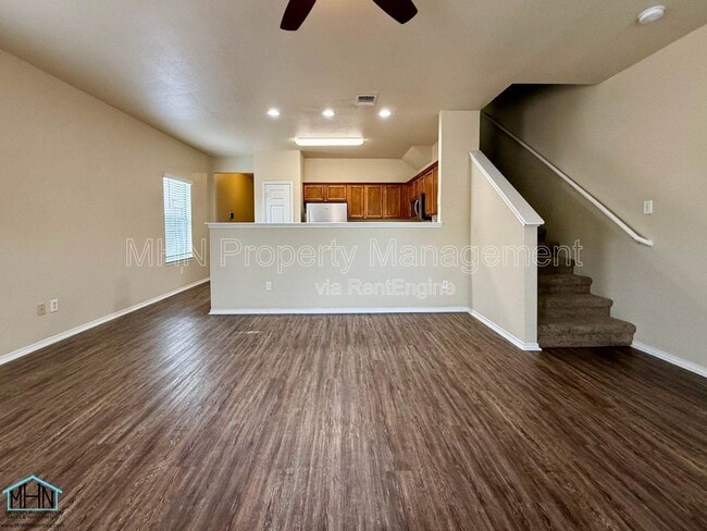 Building Photo - 5807 Golf Bend