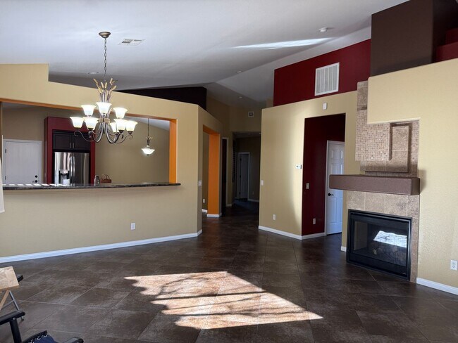 Foto del edificio - Magnificent Home Located In Guard Gated Tuscany!