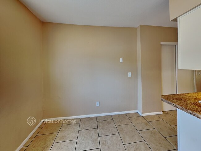 Building Photo - 10412 W Monterosa St