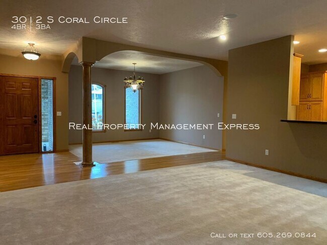 Building Photo - A Beautiful and Spacious 4 Bed, 3 Bath Home