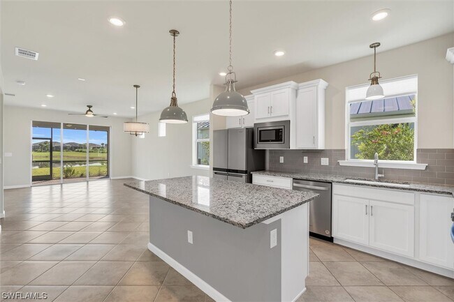 Building Photo - 42282 Journey Dr