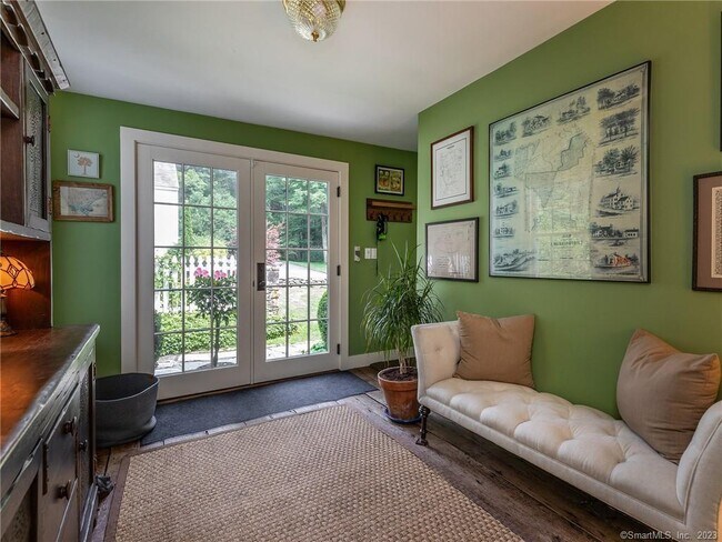 Building Photo - 1 Davenport Rd