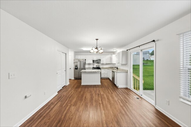 Foto del edificio - 279 Rolling Acre Dr