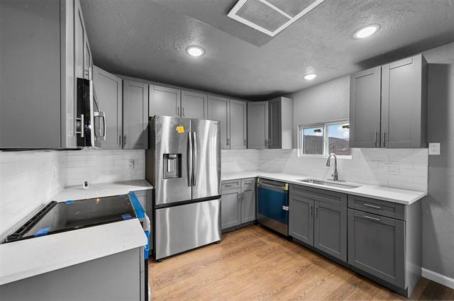 Building Photo - 10430 Las Brisas Dr