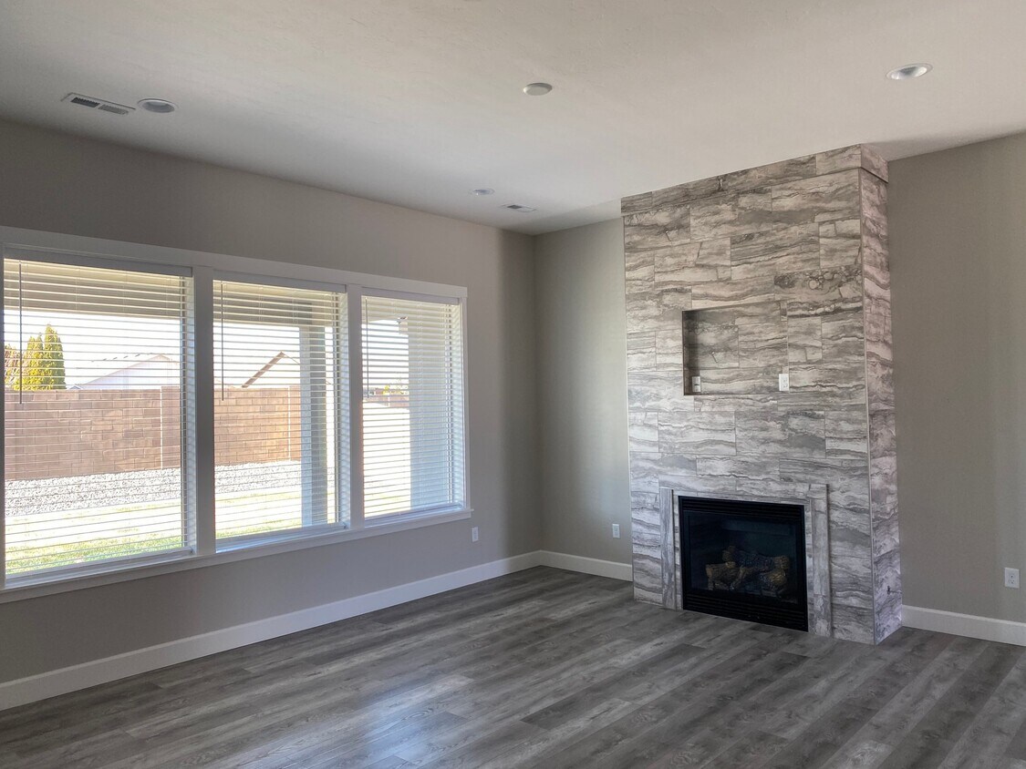 Foto del edificio - 4410 Kitimat Ln