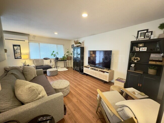 Foto del edificio - 2531 SW Spring Garden St