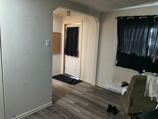 Salon - 91 Rue Saint-Antoine