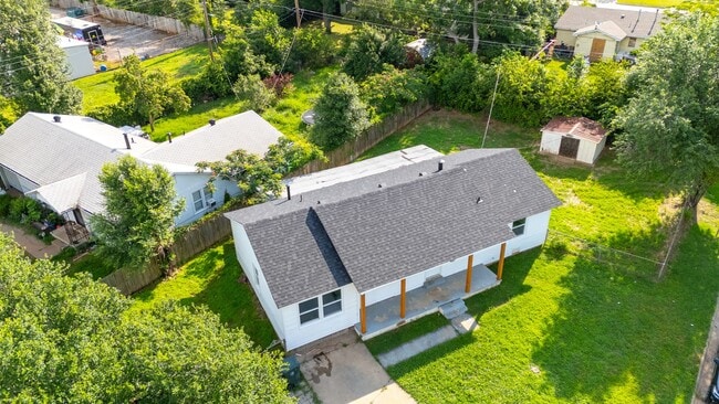 Building Photo - 4 Bedroom Rent to Own Home Available!