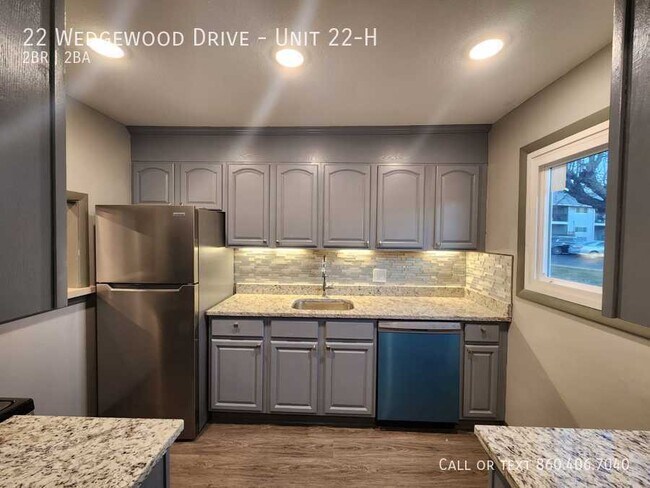 Foto del edificio - 22 Wedgewood Dr