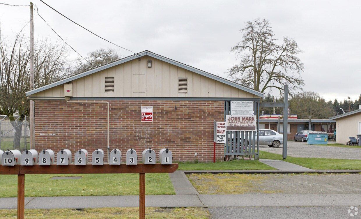 Building Photo - 15121 Washington Ave SW