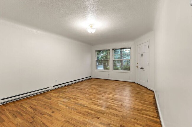 Foto del edificio - 6610 E Burnside St