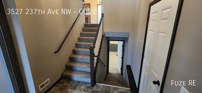 Foto del edificio - 3527 237th Ave NW
