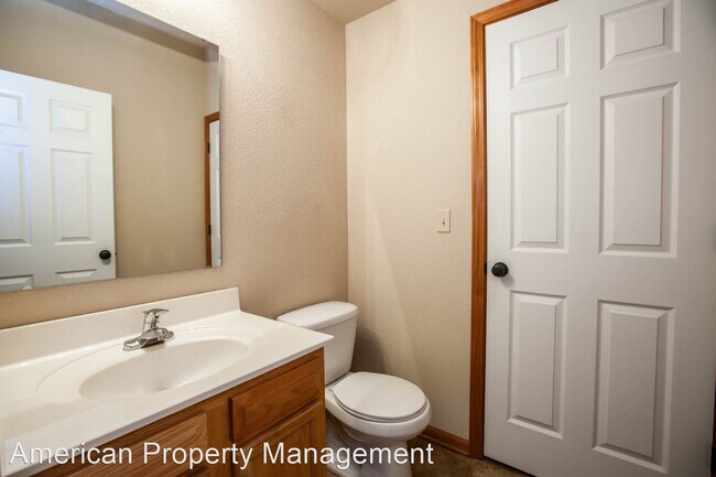 Foto del edificio - 2 br, 1.5 bath House - 724 Oakbrook Pl