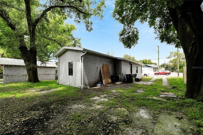 Building Photo - 116 W Sligh Ave