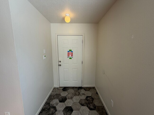 Foto del edificio - 3 Bedroom Single Story Home Available Near Unser Blvd NW & Irving Blvd NW