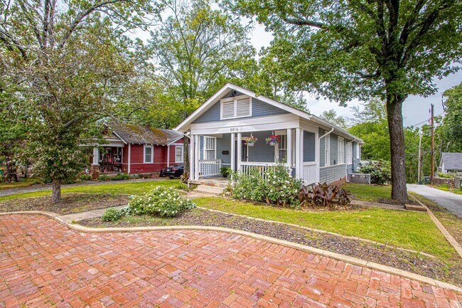 Building Photo - 4816 Kenyon Dr