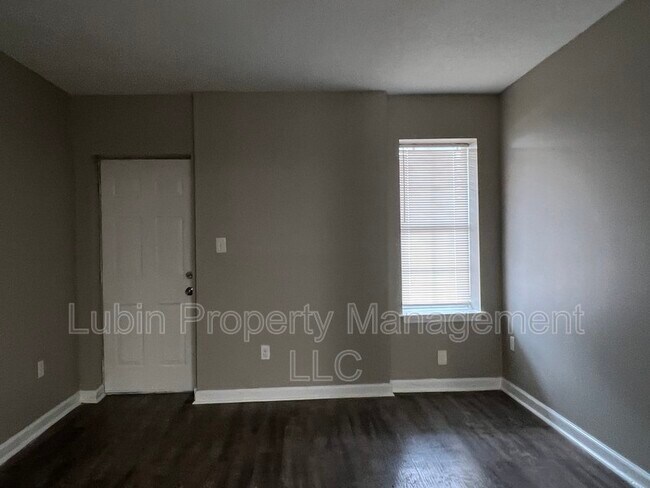 Foto del edificio - 304 S Orleans St
