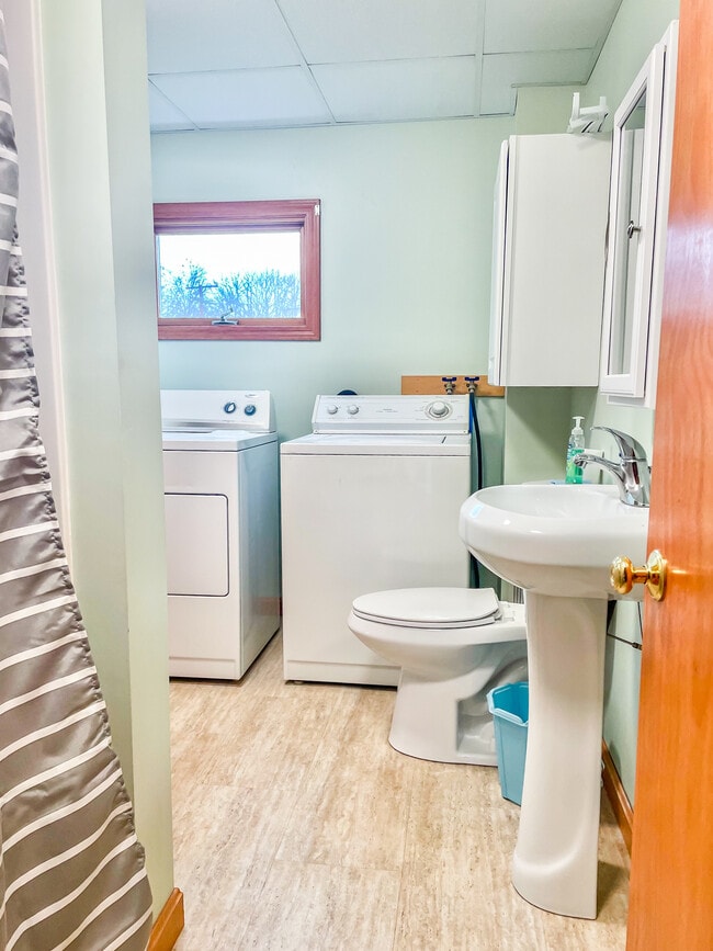 Building Photo - 1699 Main St