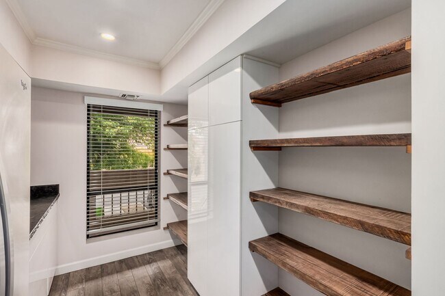Foto del edificio - Stylish 2 Bed, 2 Bath Oasis in the Heart o...
