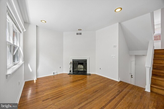 Foto del edificio - 517 S Randolph Ct