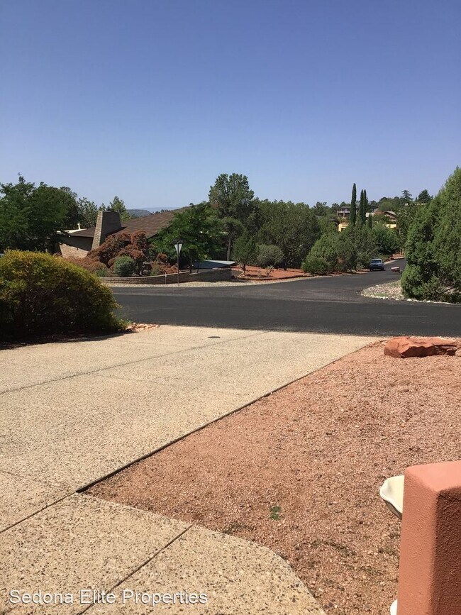 Building Photo - 3 br, 3 bath House - 305 Zane Grey Drive